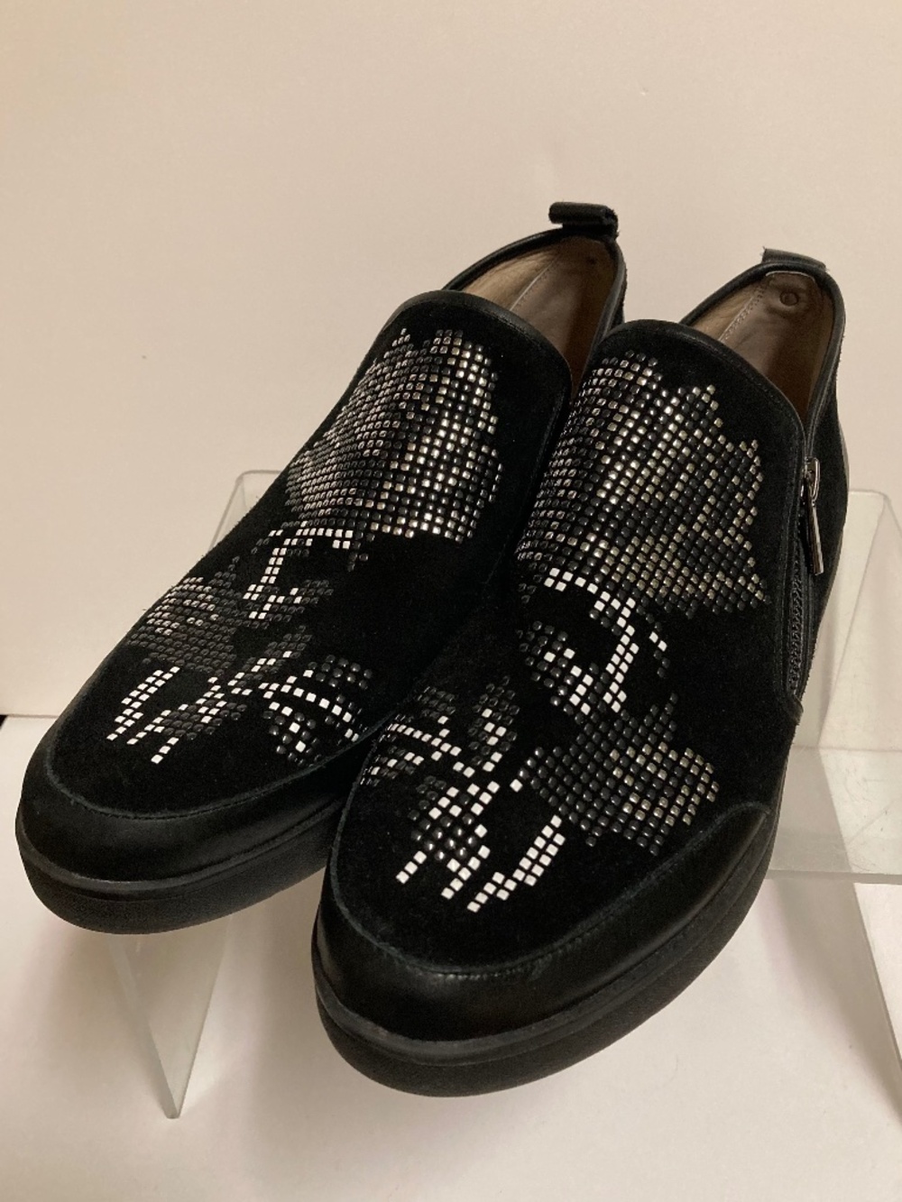 Donald Pliner Black Rose Sneaker Size 10M